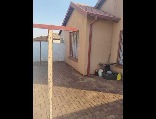 3 BEDROOM HOUSE FOR SALE IN SOSHANGUVE VV